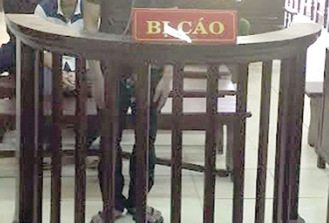 “Con nghiện” lĩnh 18 tháng tù vì chống người thi hành công vụ