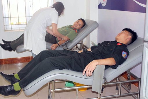 Hiến máu kịp thời, cứu sống người dân