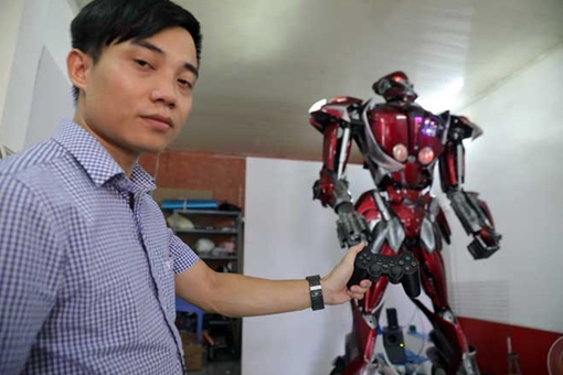 Robot made in Việt Nam ra đời... từ rác