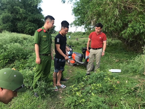 22 giờ truy bắt kẻ dùng dao đe dọa cướp tài sản