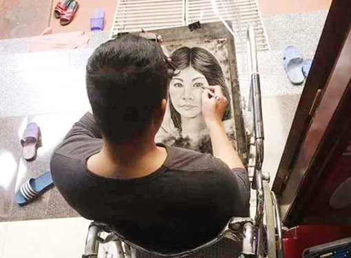 Họa sĩ khuyết tật Đỗ Trọng Minh: Gửi sự sống vào những bức tranh