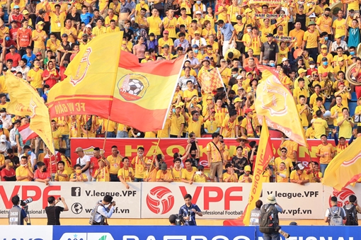 Những nhà tài trợ bóng đá “ngược dòng” sau đại dịch