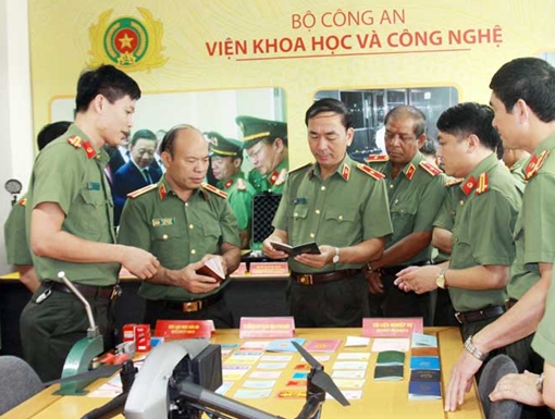 Đẩy mạnh nghiên cứu, ứng dụng KH&CN mới phục vụ công tác Công an