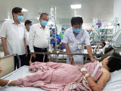  Phó Thủ tướng Trương Hòa Bình thăm hỏi, động viên các nạn nhân vụ tai nạn ở Quảng Bình