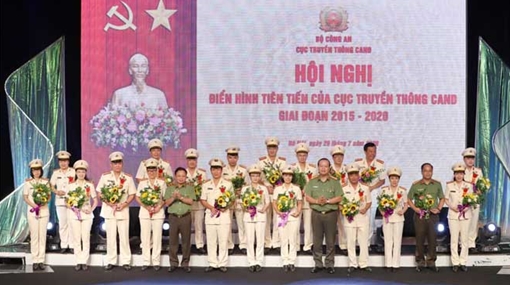 Những bông hoa tươi thắm trong phong trào thi đua “Vì an ninh Tổ quốc”
