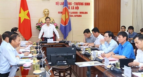 Không tăng lương tối thiểu vùng năm 2021