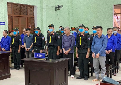 Xét xử 11 bị cáo phạm tội mua bán trái phép chất ma túy