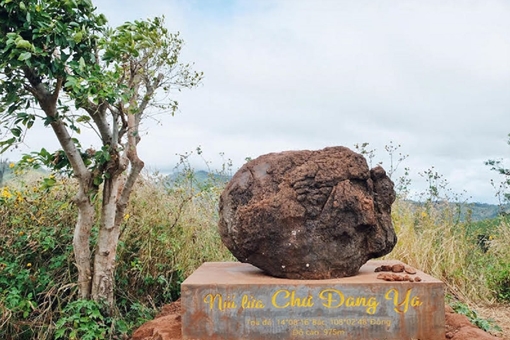 Dạo chơi bên miệng hố tử thần 