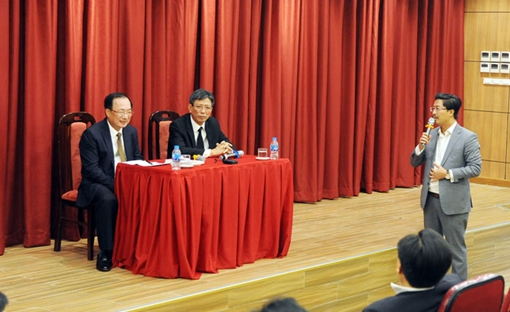 Hội thảo giới thiệu sách xây dựng và quản trị thành phố thông minh của Thứ trưởng Nguyễn Văn Thành