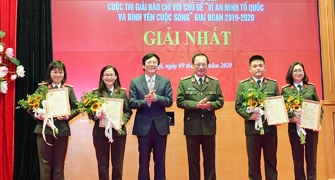 Cầu nối với nhân dân