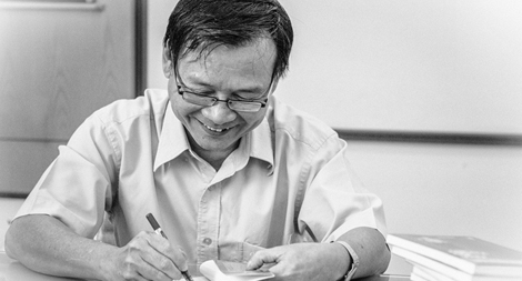 Nhà văn Nguyễn Nhật Ánh và 54 cú lắc có một không hai