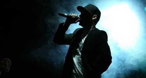 Một thị trường bất tương xứng