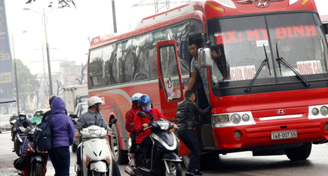 Cuối năm tái diễn tình trạng xe bỏ bến chạy dù