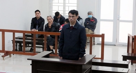 Đối tượng lừa xin việc vào Công an để chiếm đoạt tiền lĩnh 10 năm tù