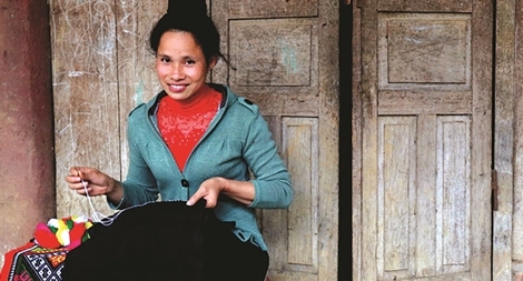 Thêu tình yêu lên khăn phiêu thương nhớ