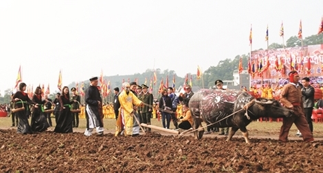 Tục xông đất: Những ý nghĩa nhân văn vĩnh cửu!