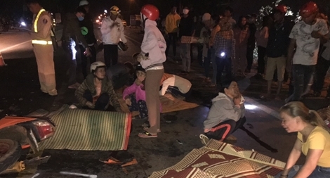 Tông xe trên QL tối mùng 3 Tết, 4 người tử vong 