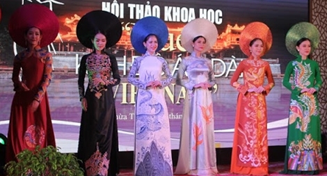 Áo dài trong hành trình di sản