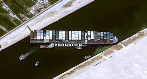 Nỗi lo mang tên Suez