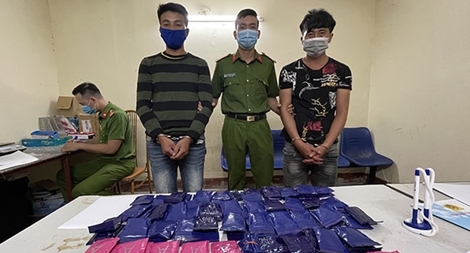 Bắt 2 đối tượng, thu 18.000 viên ma túy tổng hợp
