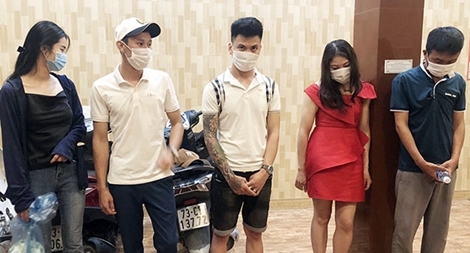 Thuê phòng nghỉ đập đá bay lắc giữa mùa dịch