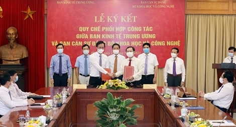 Ban Kinh tế Trung ương và Ban cán sự Đảng Bộ Khoa học và Công nghệ ký Quy chế phối hợp công tác