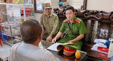 Người thắp lại niềm tin