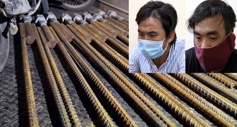 Hai con nghiện đi trộm 9 thanh sắt chuyên dụng tại kho công trình