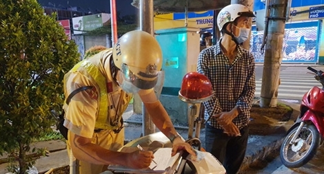 Vẫn còn không ít người thiếu ý thức phòng, chống dịch bệnh