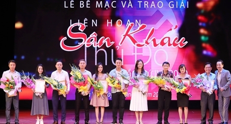 Bên thềm đợt xét tặng danh hiệu Nghệ sỹ Ưu tú, Nghệ sỹ Nhân dân năm 2021: Còn nhiều bất cập 