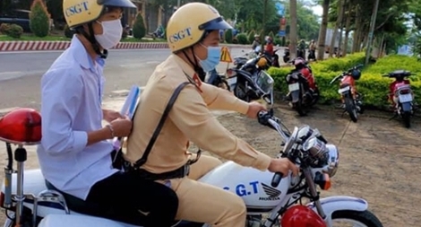 Ấm lòng sĩ tử trong mùa thi 