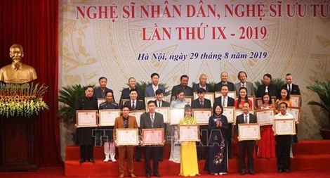 Lấy ý kiến về các nghệ sĩ được đề nghị xét tặng danh hiệu NSND, NSƯT năm 2021