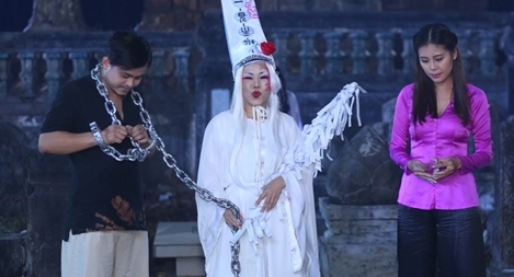 Danh hài Việt Hươnng hóa  "Quỷ vô thường"