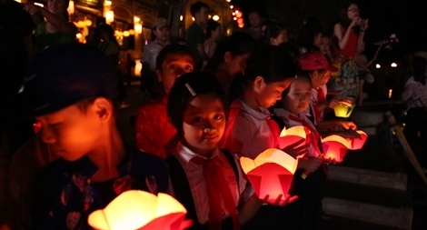 Đưa Trung thu về với biển, đảo