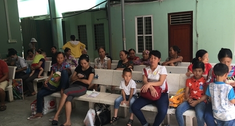 Nhiều bệnh viện quá tải vì bệnh hô hấp ở trẻ 