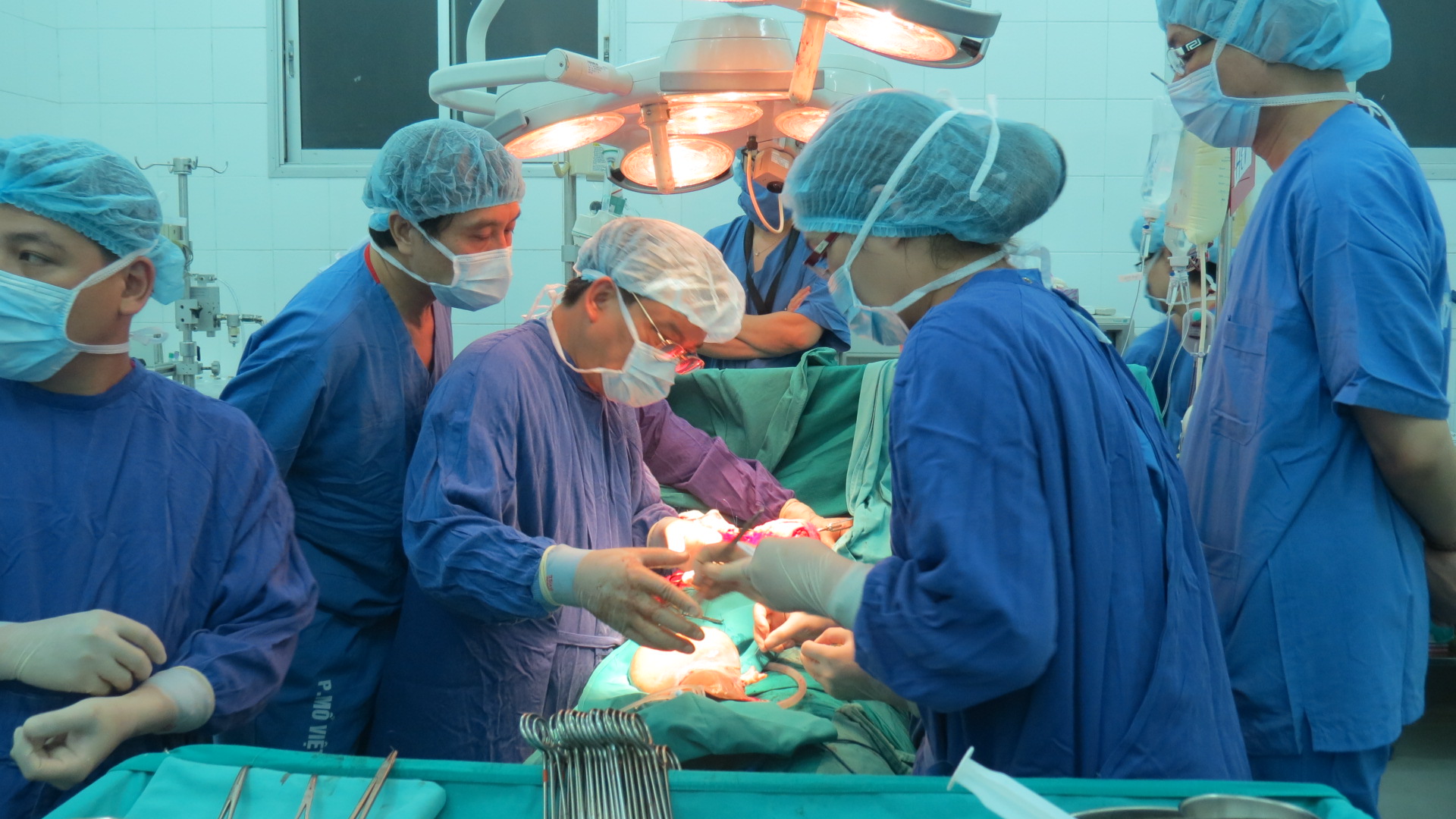 Nghịch lý ghép tạng ở Việt Nam: Đa số từ người cho sống