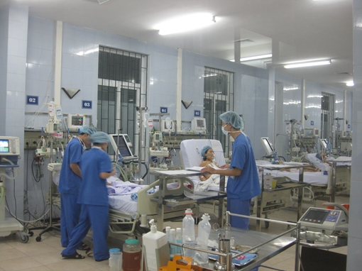 Cắt bỏ khối u quái khổng lồ trong ngực bệnh nhân 18 tuổi