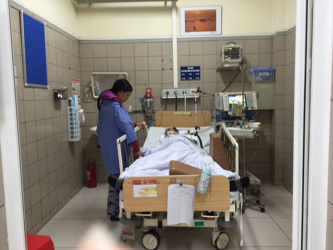 Thêm 4 bệnh nhân nhập viện cấp cứu vì rượu methanol