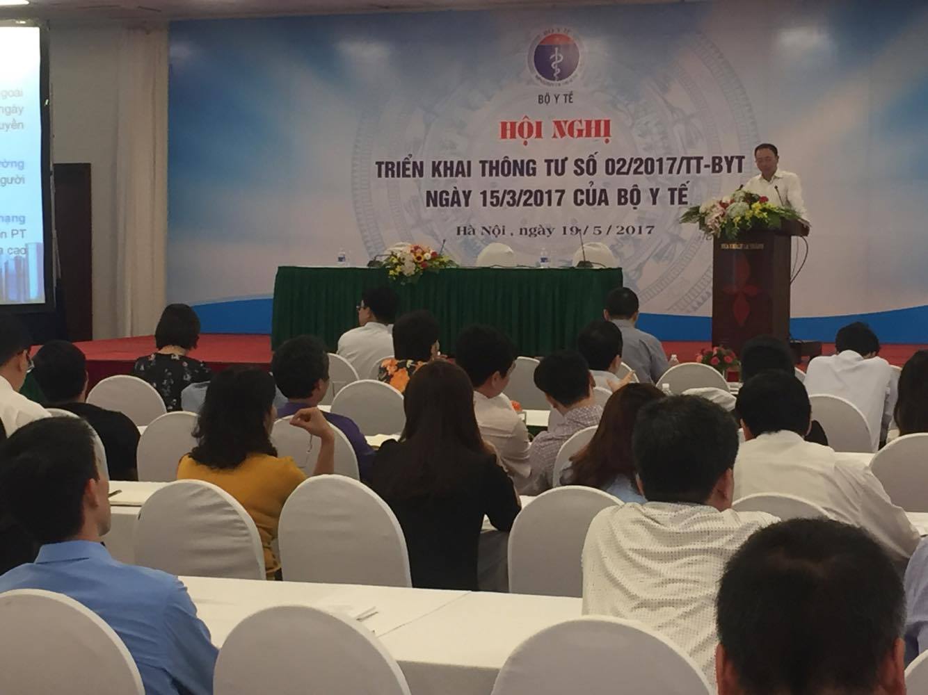 Người có thẻ BHYT không bị ảnh hưởng về tăng giá viện phí