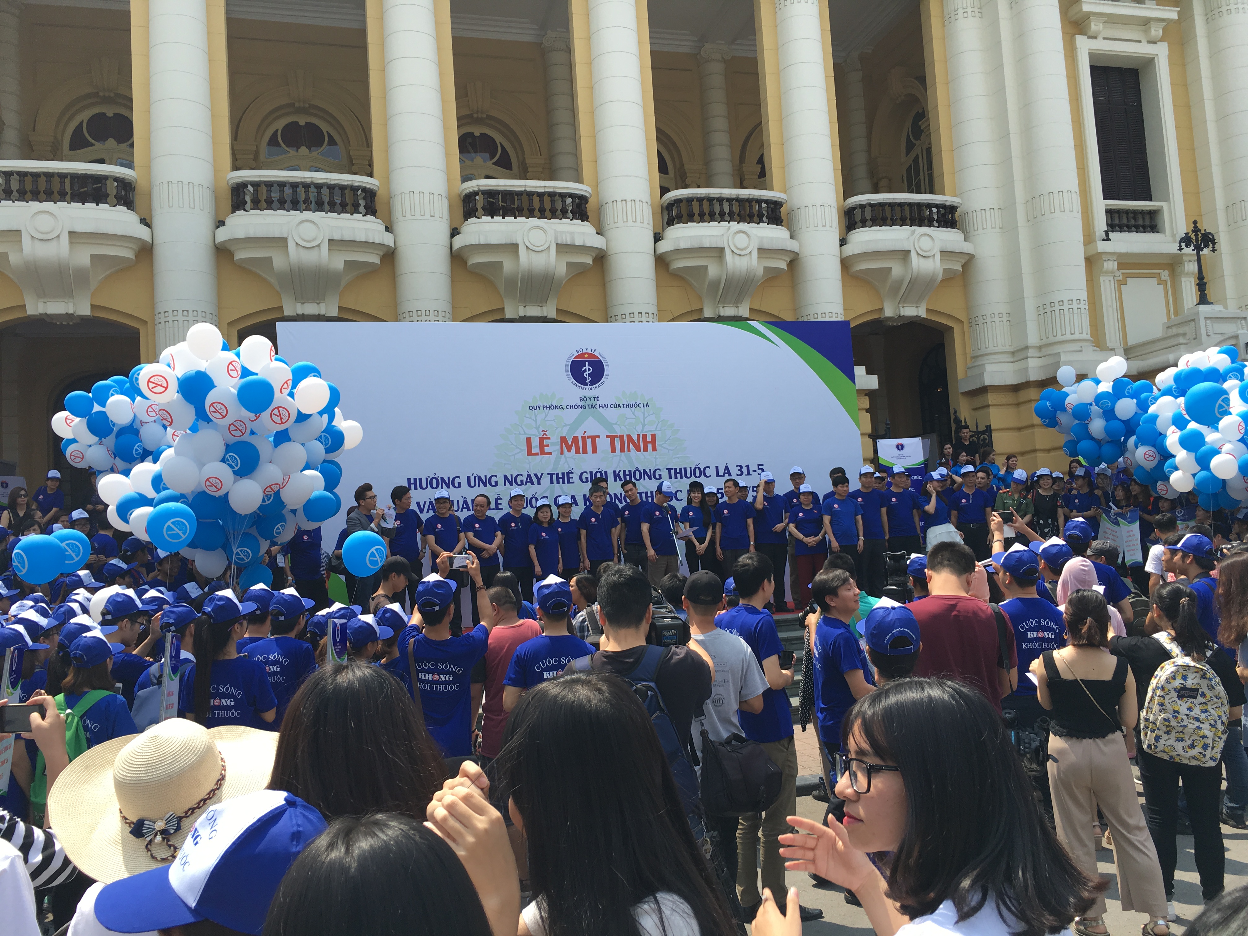 Việt Nam cần tăng thuế thuốc lá để giảm tác hại 