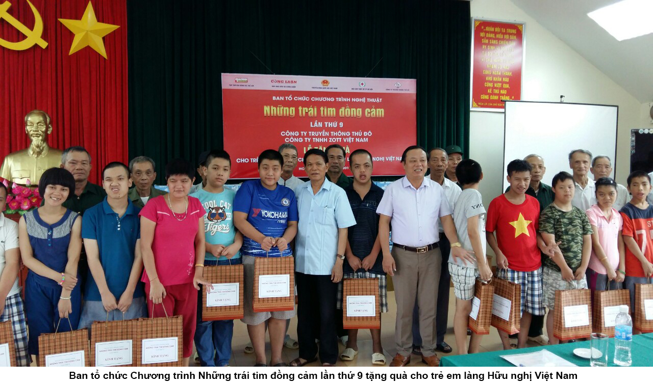 “Những trái tim đồng cảm” sẻ chia với các em nhỏ tật nguyền