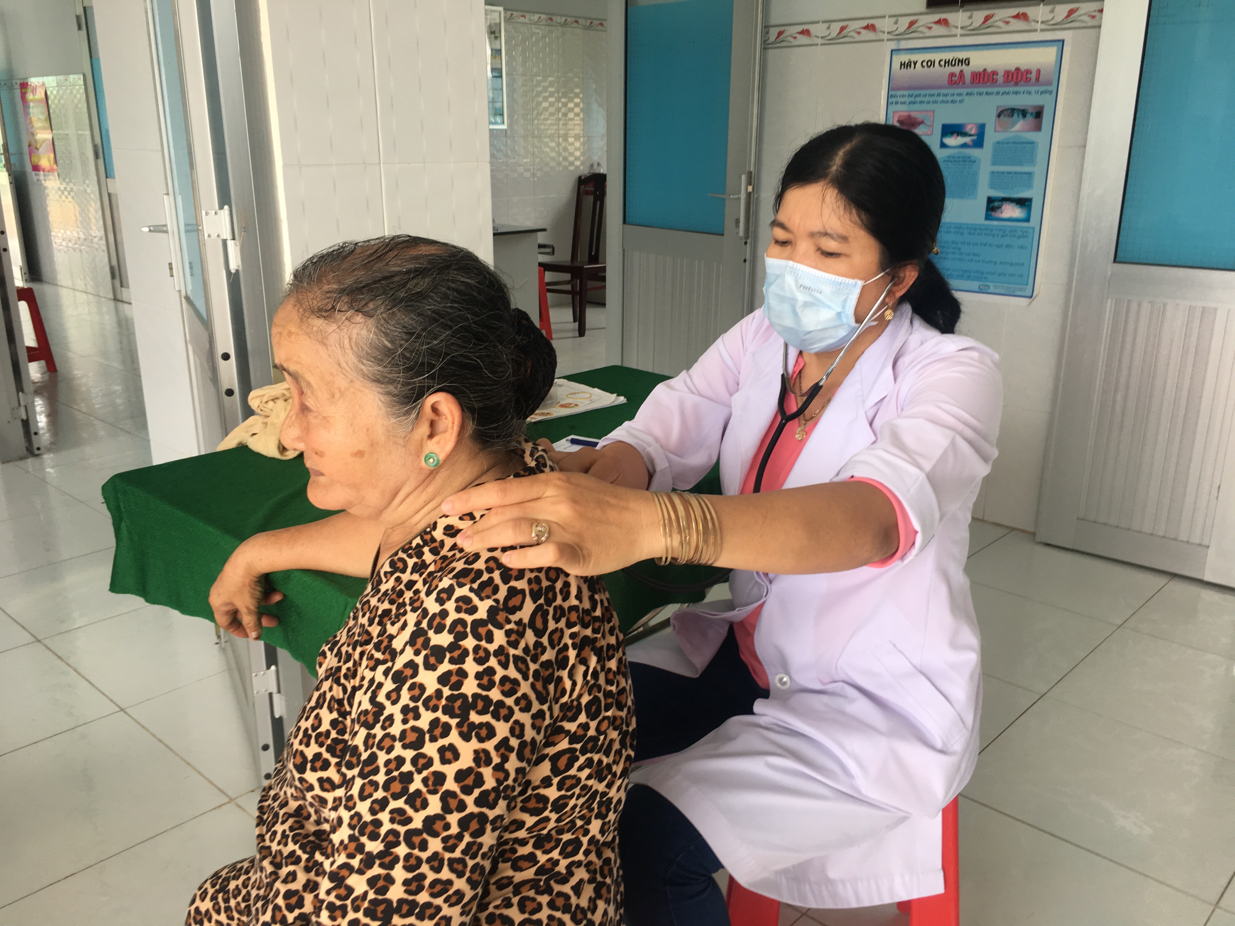 Giảm lương hưu của lao động nữ: Bước lùi về 20 năm trước