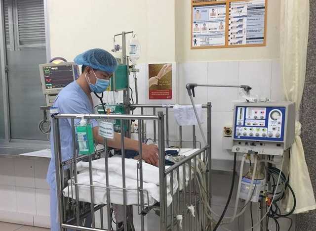 Ba trẻ sơ sinh nhập viện cấp cứu do thiếu vitamin K