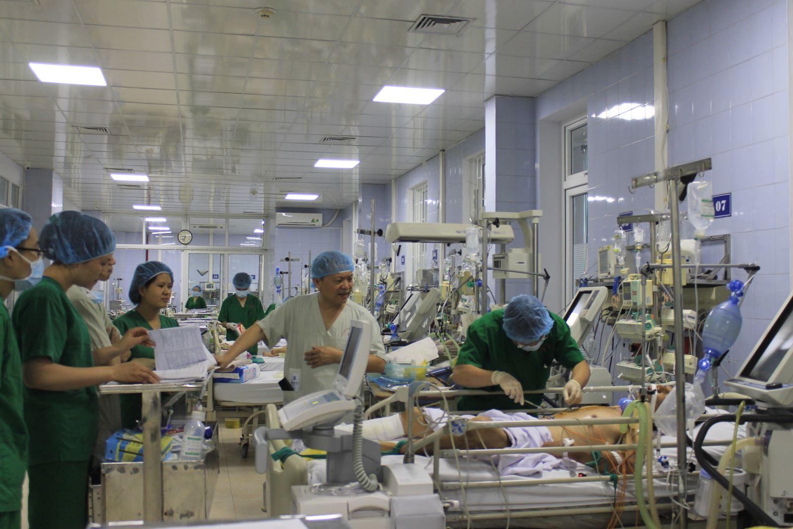 6 giờ cân não giành giật sự sống cho một sĩ quan Công an