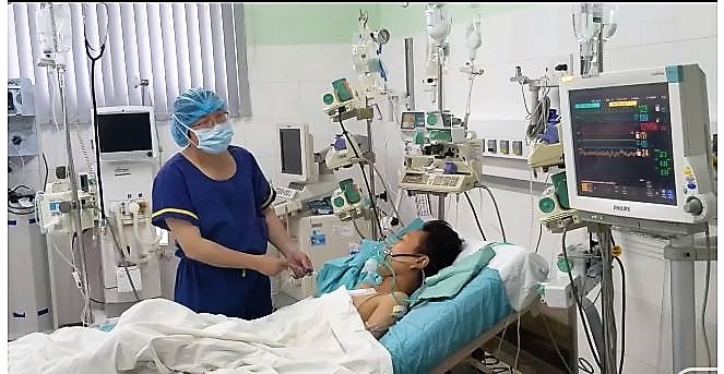 Chuyện chưa kể về "quả tim bay từ Hà Nội đi Huế cứu sống một thiếu niên"