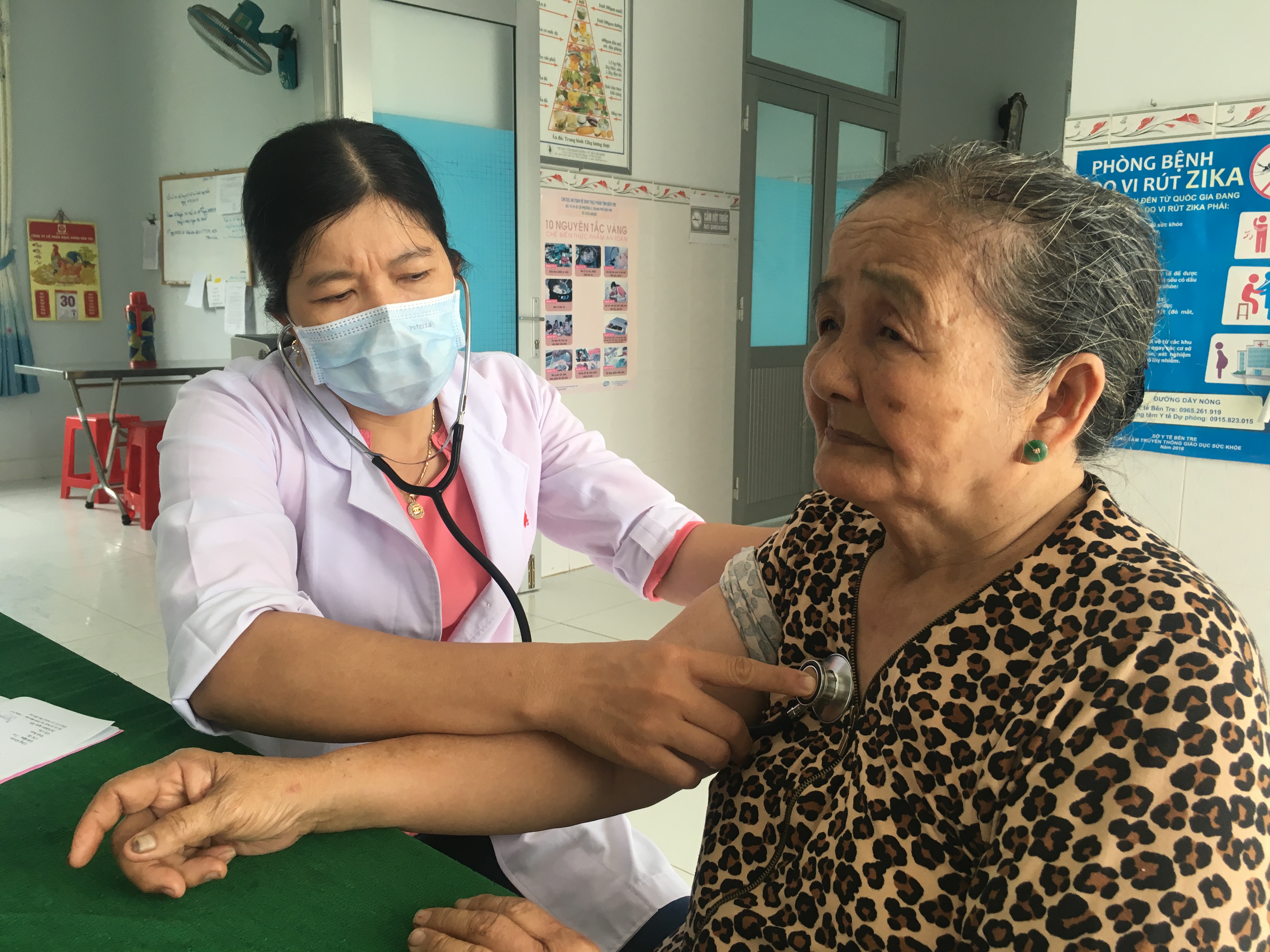 Muốn y tế cơ sở mạnh, phải có chính sách “giữ chân” bác sĩ