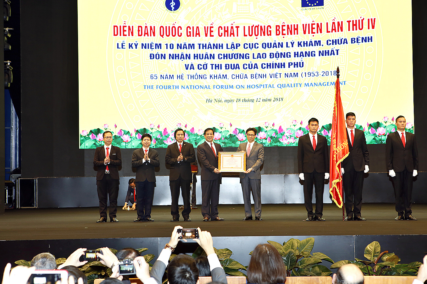 Phó Thủ tướng Vũ Đức Đam ghi nhận nỗ lực nâng cao chất lượng bệnh viện 