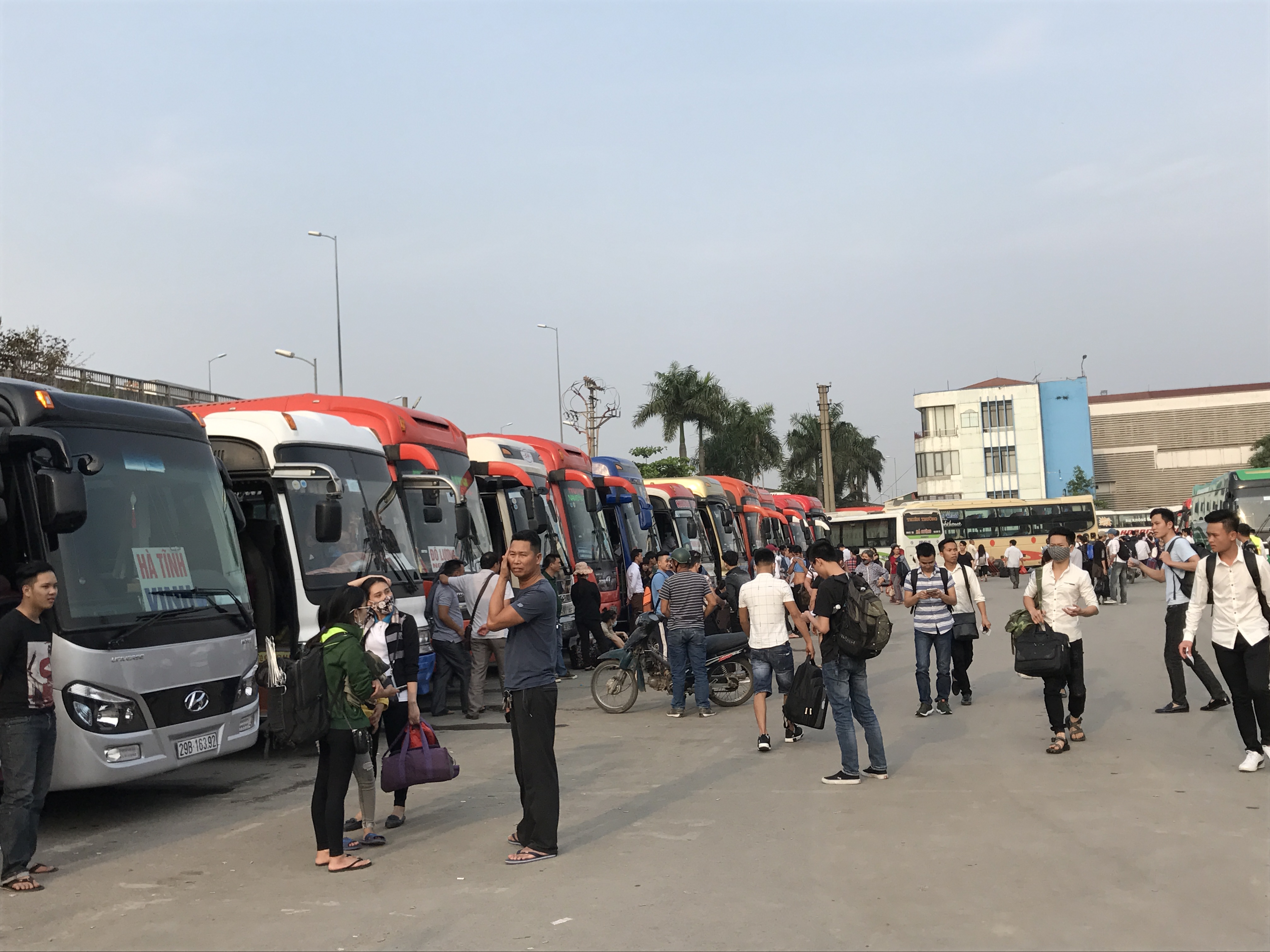 Xe khách tăng chuyến phục vụ người dân dịp nghỉ lễ