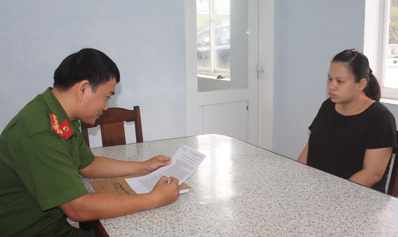 Nữ cán bộ dởm bán 1 lô đất khống cho 9 người