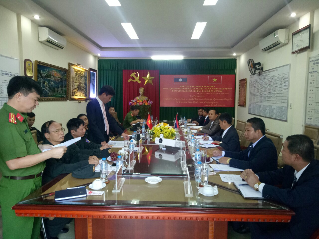 Việt Nam - Lào tăng cường hợp tác phòng chống bạo loạn, khủng bố